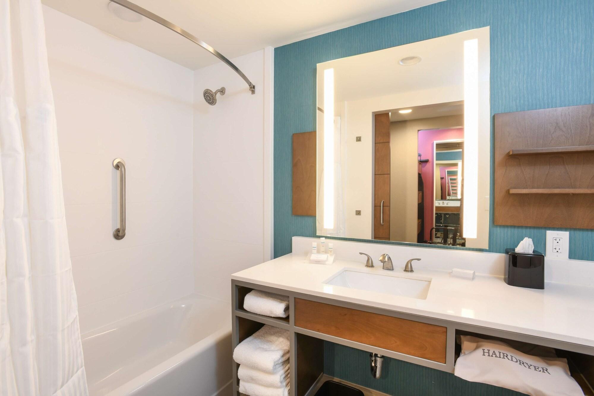 Hilton Garden Midtown Hotel 3*