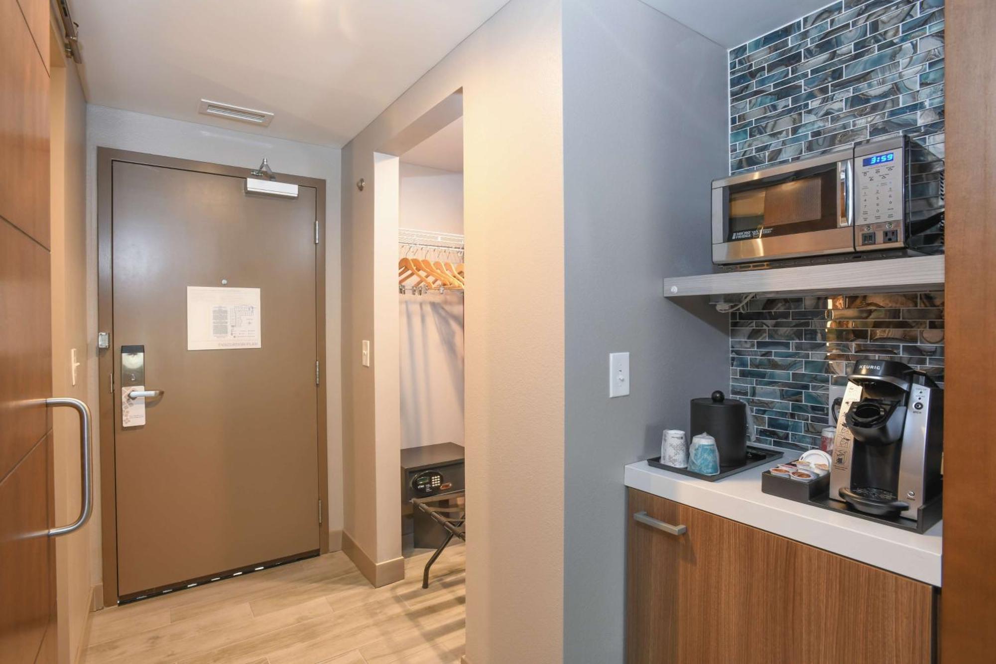 Hilton Garden Midtown 3*