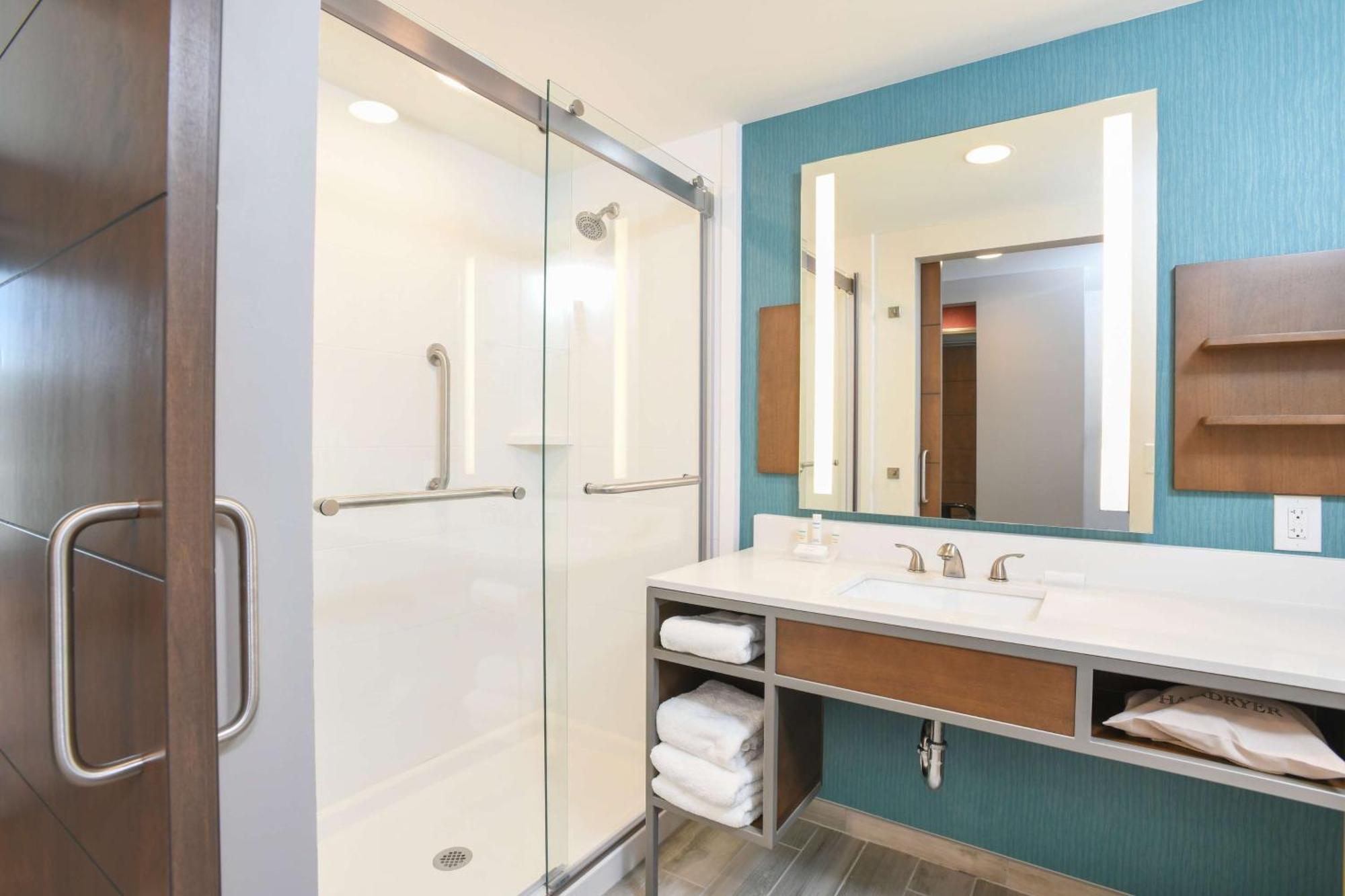Hilton Garden Midtown 3*