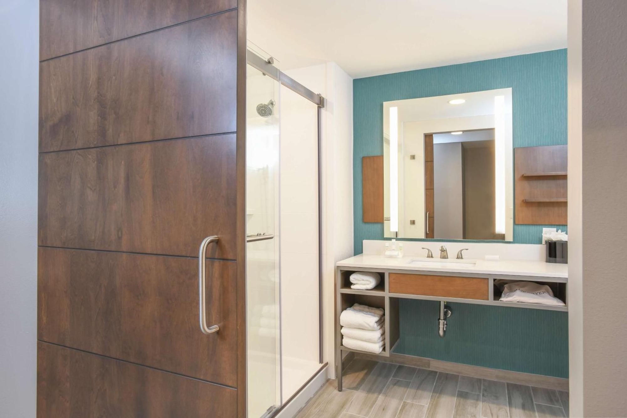 Hilton Garden Midtown 3*
